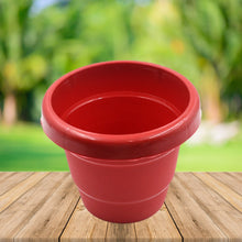 Durable plastic plant pot, 13 cm, ideal for indoor or balcony gardens, single unit.